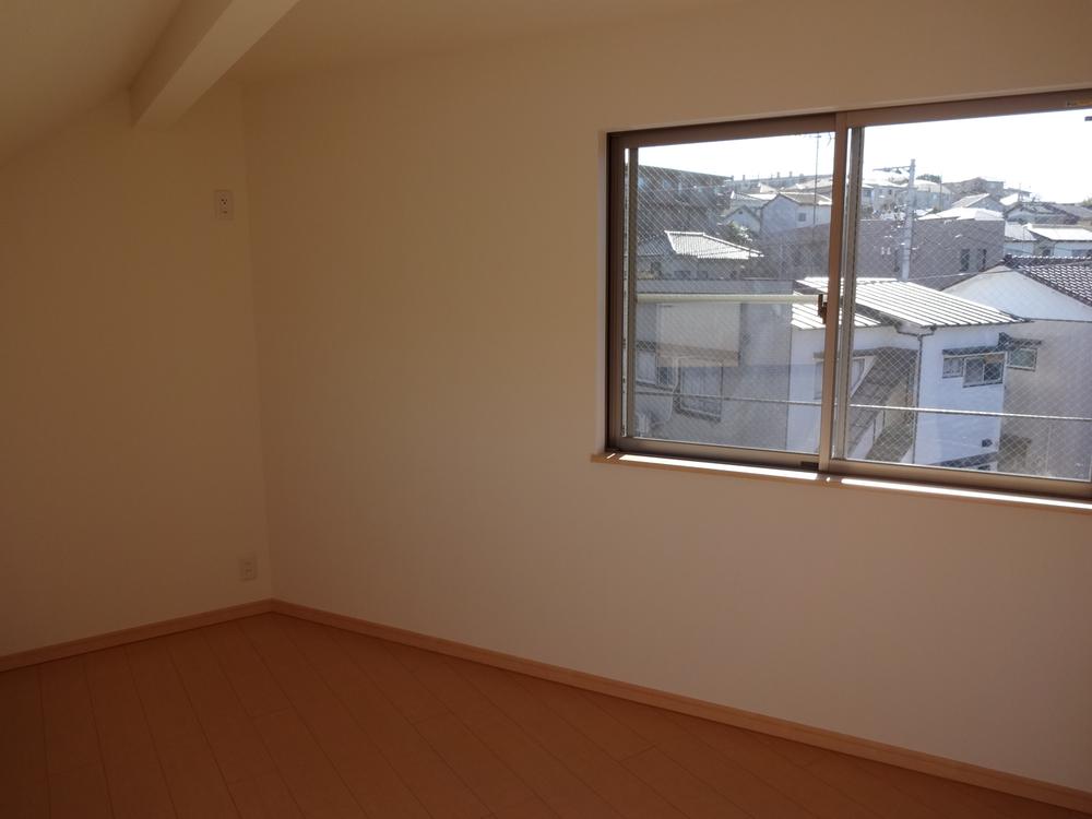 Non-living room. Indoor (11 May 2013) Shooting