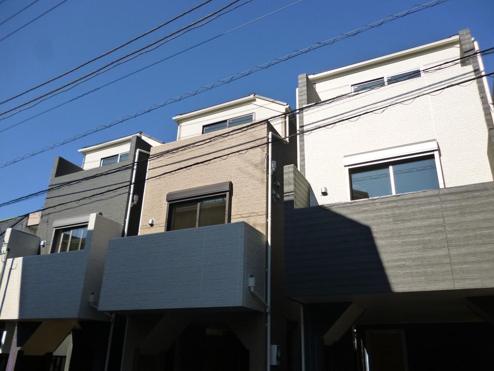 Local appearance photo. Local (12 May 2013) Shooting