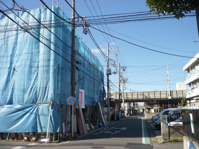 Local photos, including front road. Local (12 May 2013) Shooting