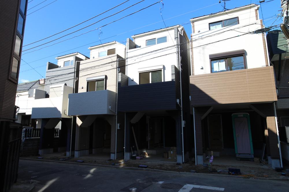 Local photos, including front road. Indoor the completed! Certainly please see.!