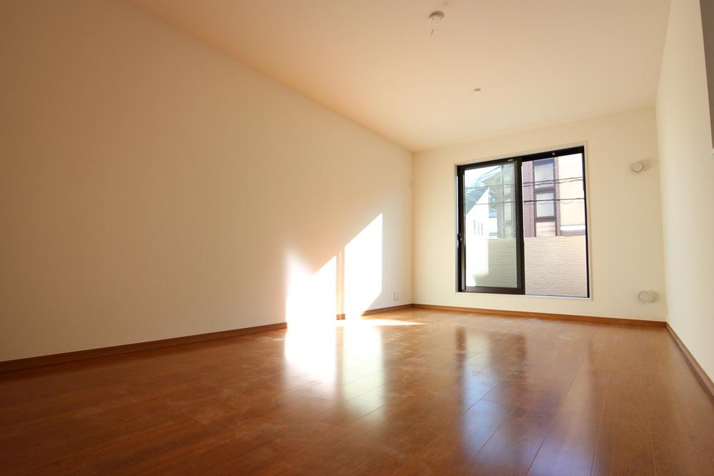 Living. Large living 17.3 Pledge!