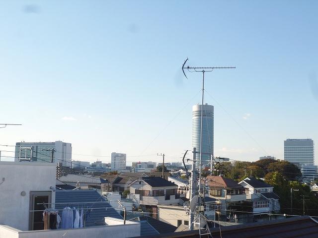 View photos from the dwelling unit. 1 Building Local (November 21, 2013) Shooting