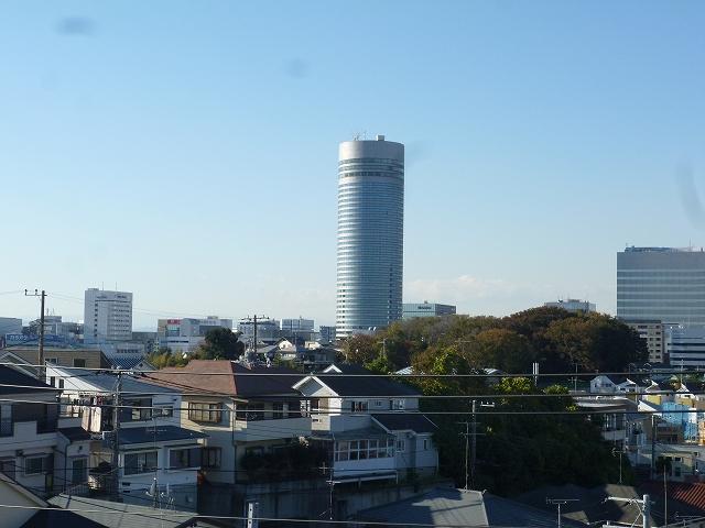 View photos from the dwelling unit. Building 2 View from the site (November 21, 2013) Shooting