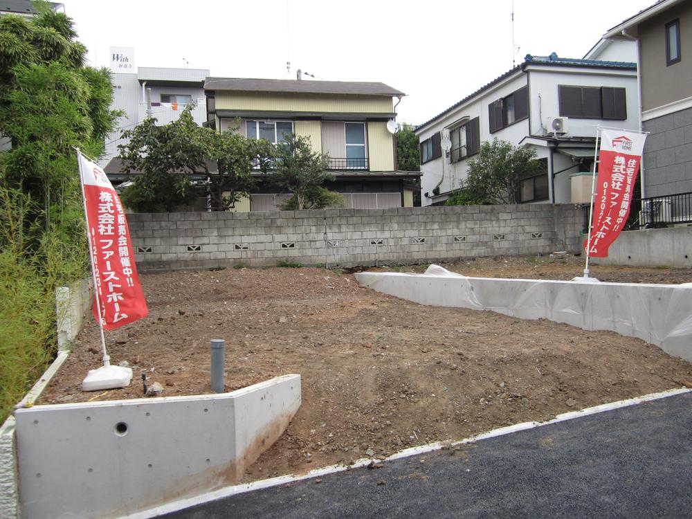 Local photos, including front road. A compartment (September 2013) Shooting
