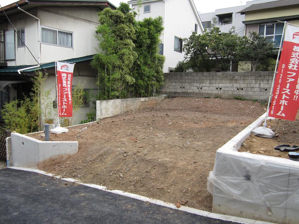 Local photos, including front road. A compartment (September 2013) Shooting