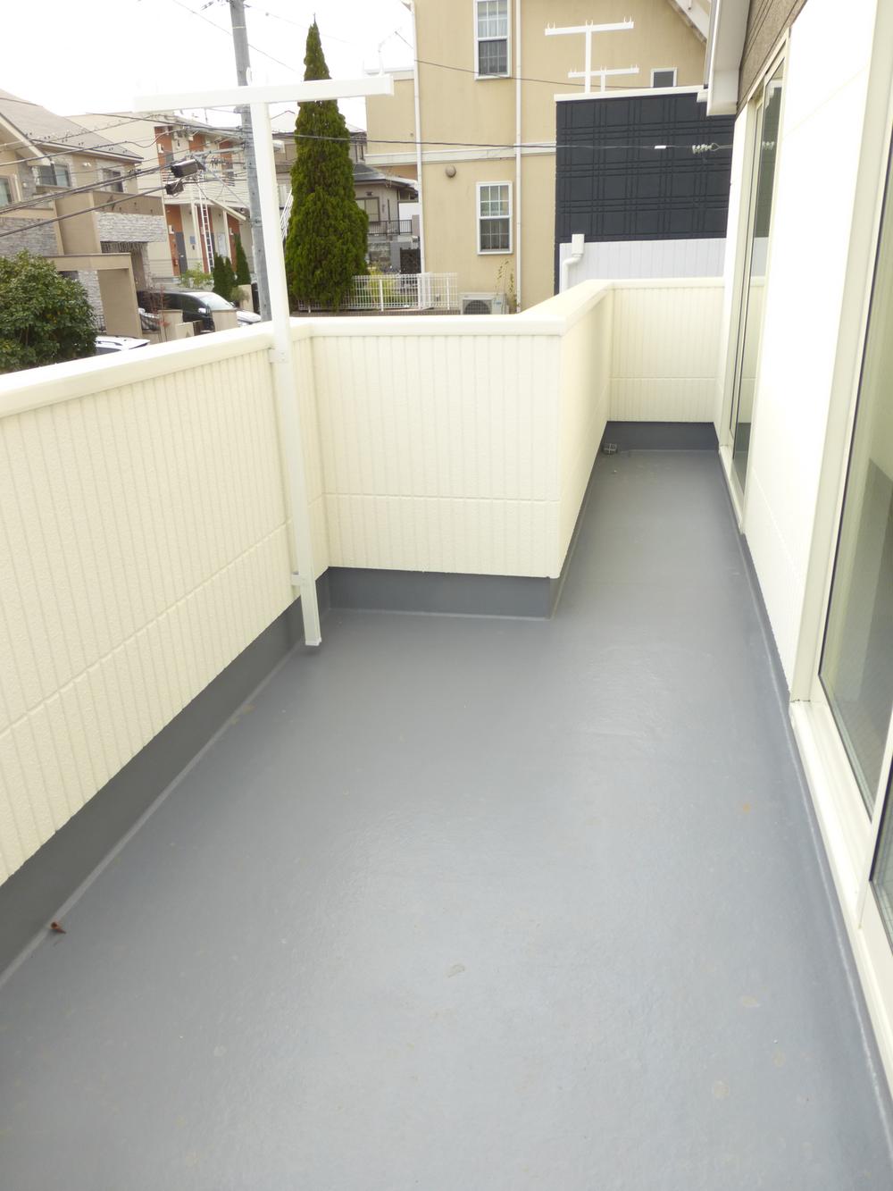 Balcony. 1 Building Local (December 9, 2013) Shooting