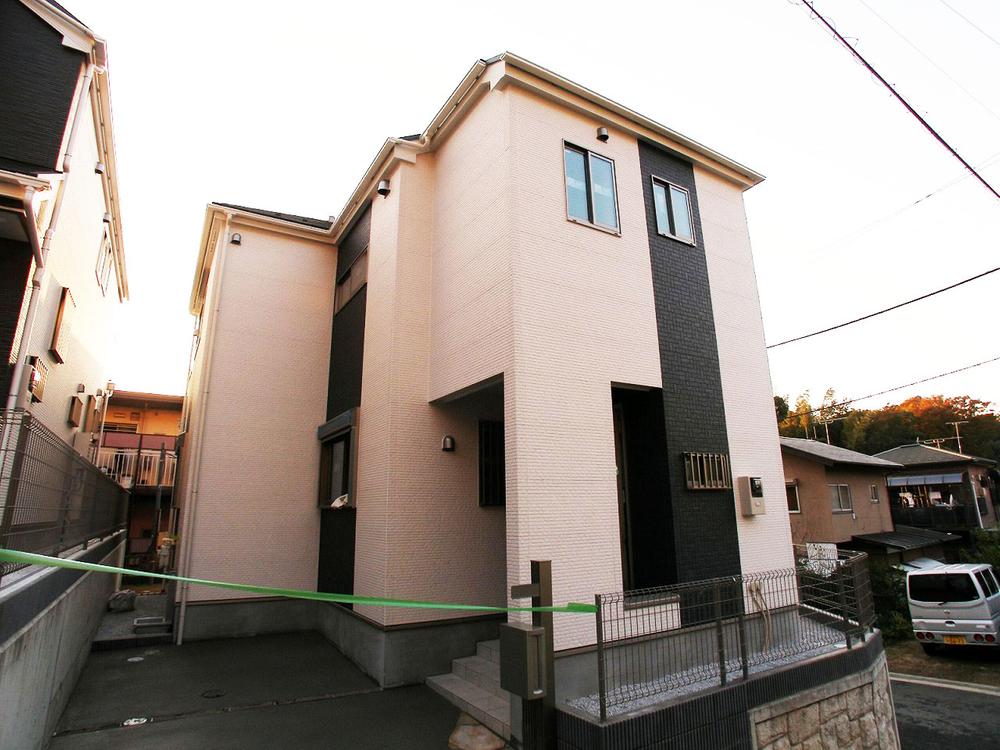 Local appearance photo. Local (11 May 2013) Shooting