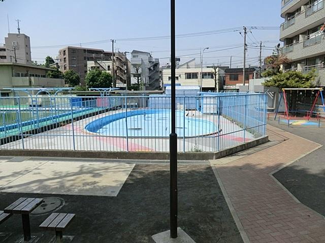 park. 150m until Rokkakubashi park