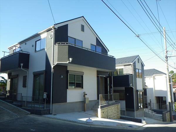 Local appearance photo. Building 2 appearance