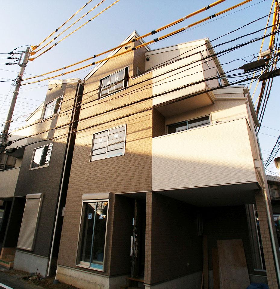 Local appearance photo. Local (11 May 2013) Shooting