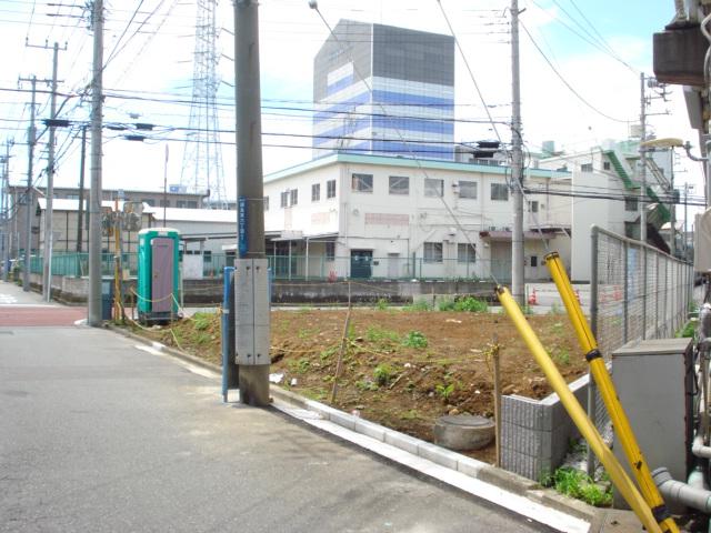 Local photos, including front road. Local (July 2013) Shooting