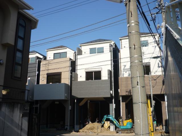 Local appearance photo. Local (12 May 2013) Shooting