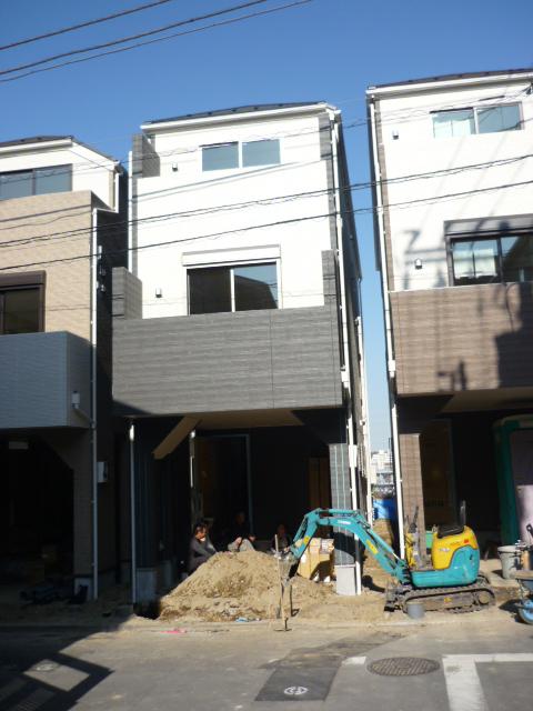 Local appearance photo. Local (12 May 2013) Shooting