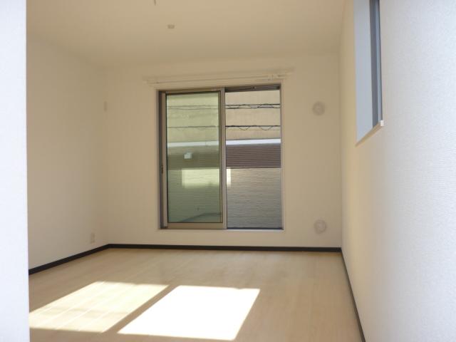 Non-living room. Indoor (12 May 2013) Shooting