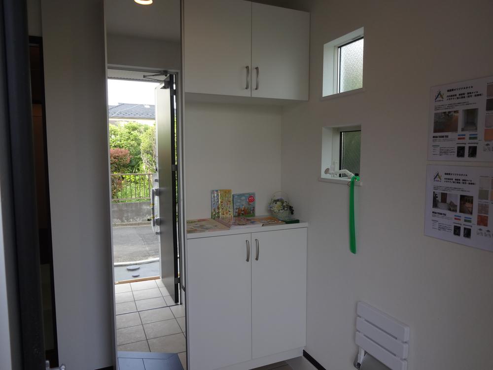 Entrance. Local (05 May 2013) Shooting