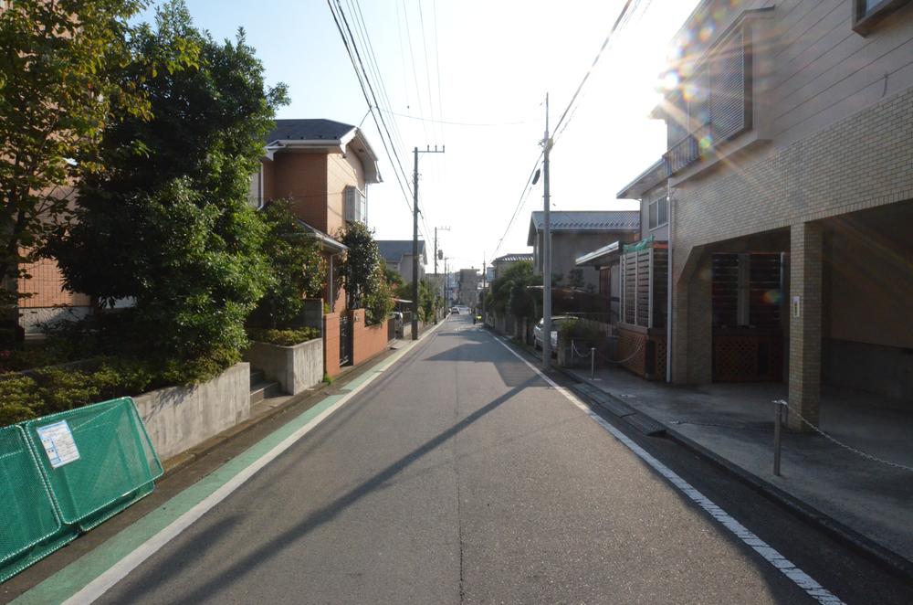 Local photos, including front road. Local (11 May 2013) Shooting