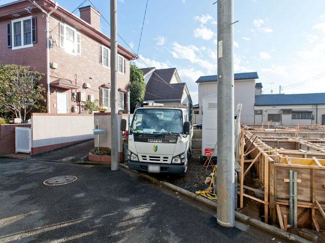 Local photos, including front road. 2013 December 10, shooting