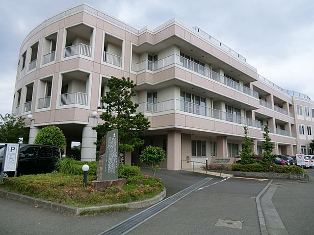 Hospital. 250m to Camelia clinic