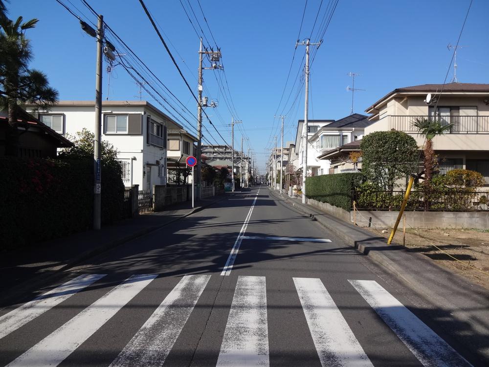 Local photos, including front road. Local (12 May 2013) Shooting