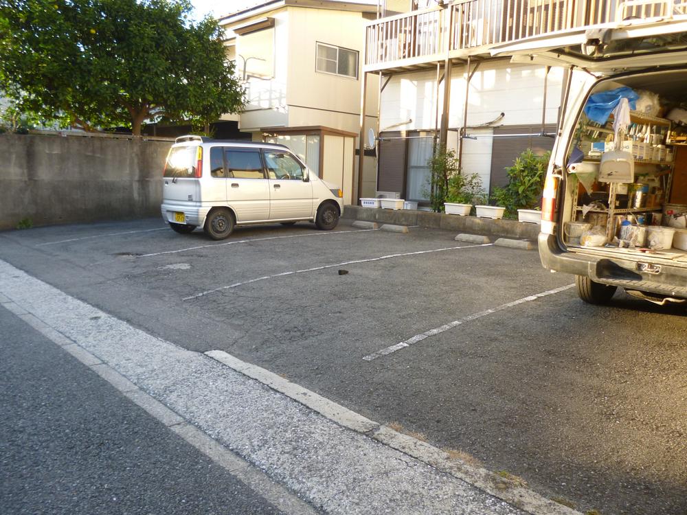 Local photos, including front road. Local (11 May 2013) Shooting