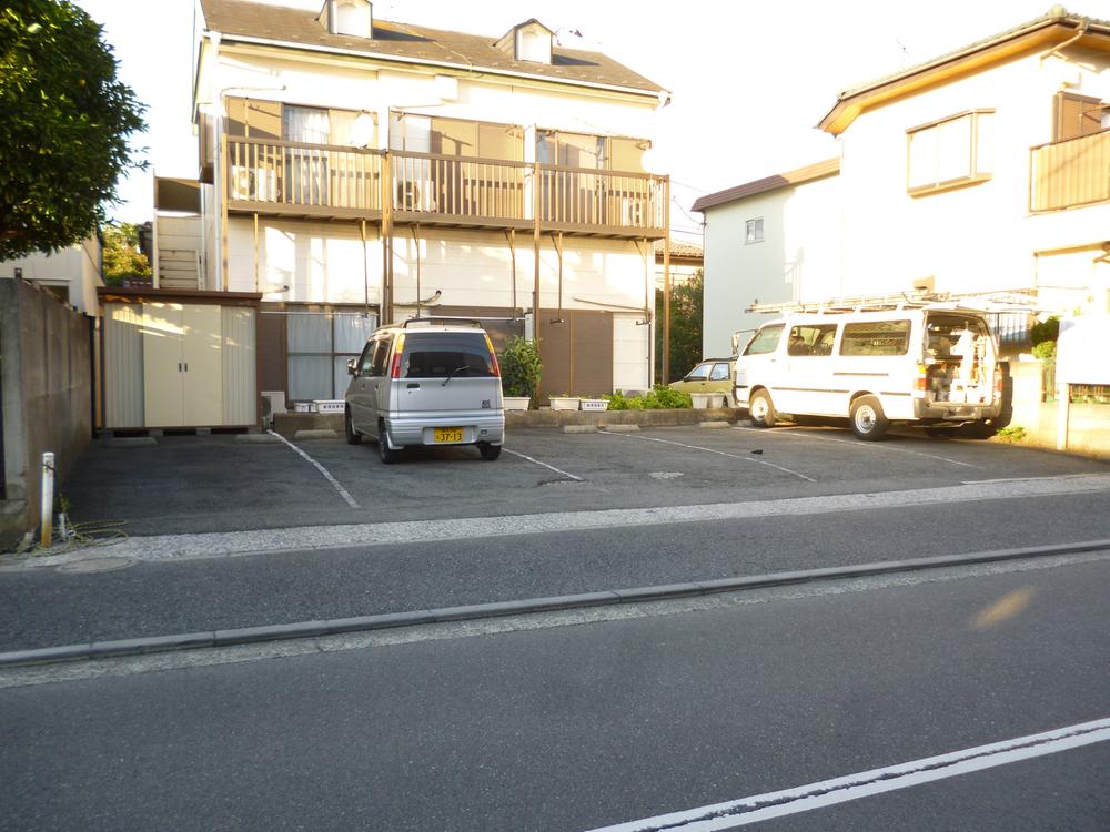 Local photos, including front road. Local (11 May 2013) Shooting