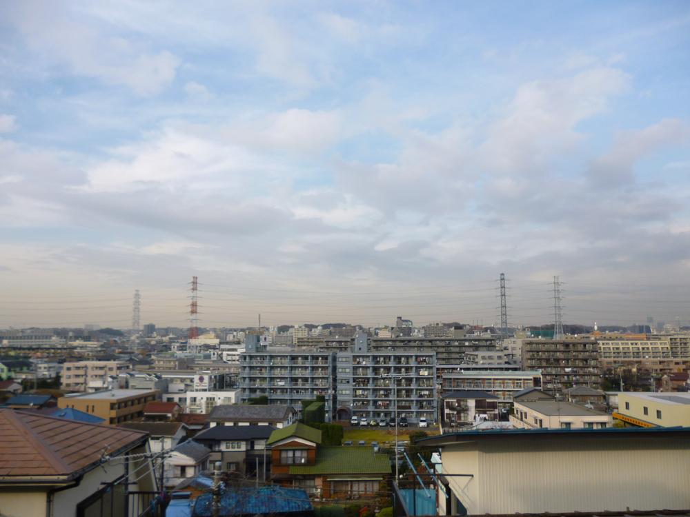 View photos from the dwelling unit. View from the site (December 2013) Shooting