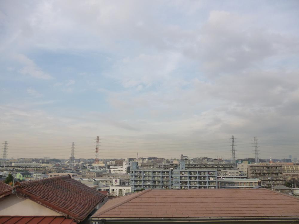 View photos from the dwelling unit. View from the site (December 2013) Shooting