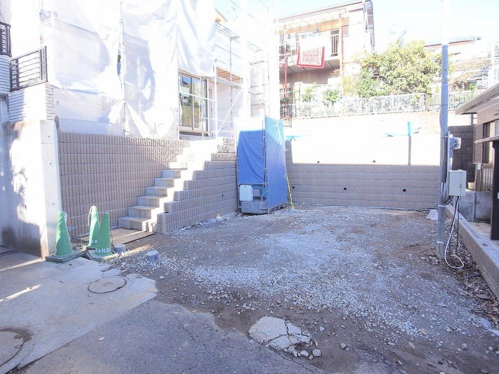 Parking lot. Local (12 May 2013) Shooting