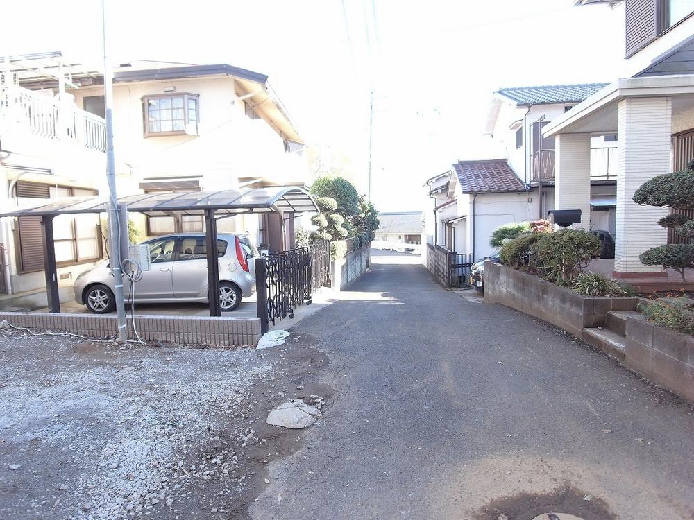 Local photos, including front road. Local (12 May 2013) Shooting