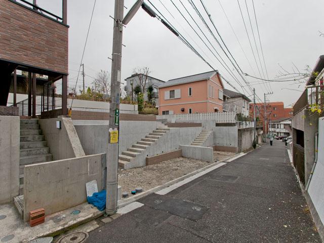 Local photos, including front road. Local (December 18, 2013) Shooting