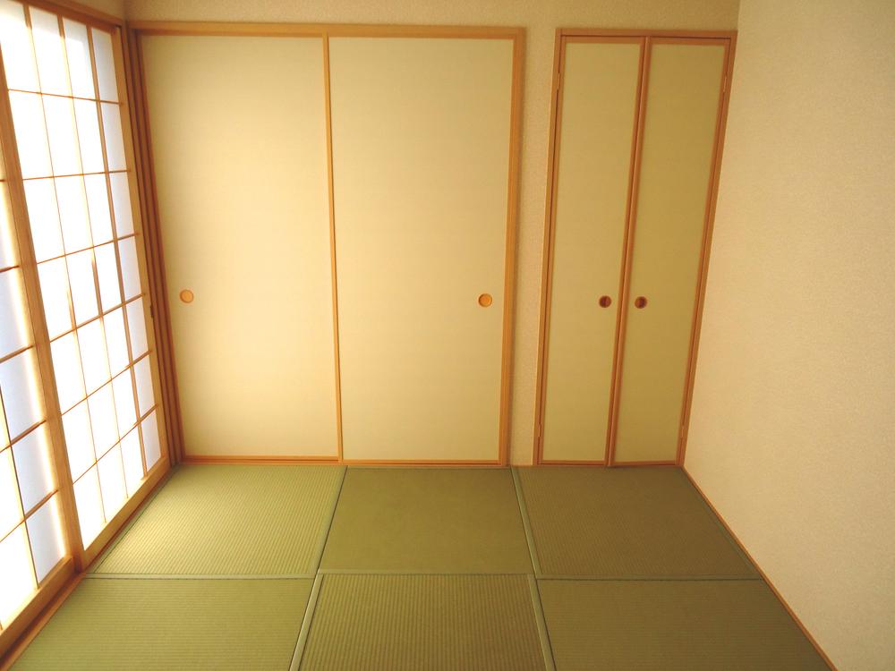 Other introspection. It is calm Japanese-style room!