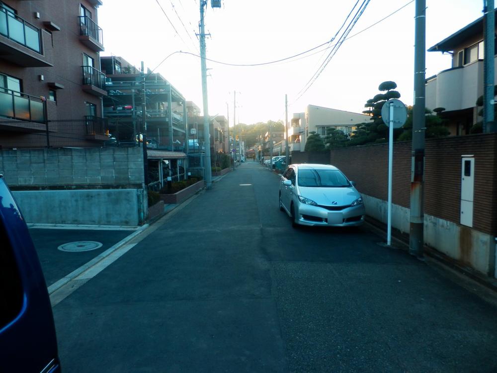 Local photos, including front road. Local (November 22, 2013) Shooting