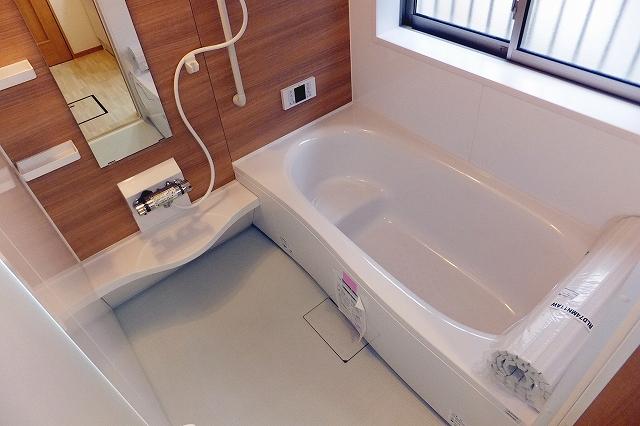 Bathroom. L Building Indoor (November 25, 2013) Shooting