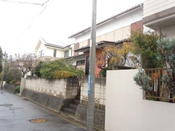 Local photos, including front road. Frontal road