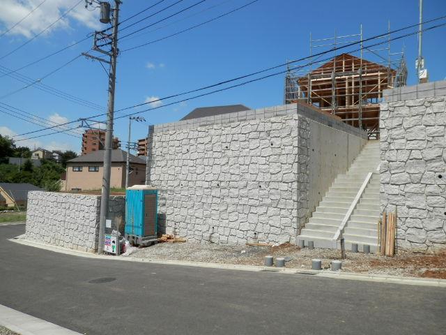 Local appearance photo. Local (August 2013) Shooting Building 2