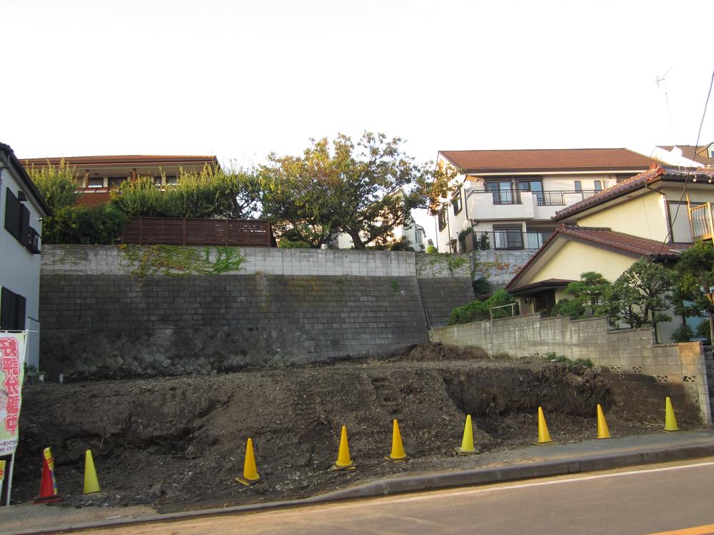 Local photos, including front road. Local (10 May 2013) Shooting