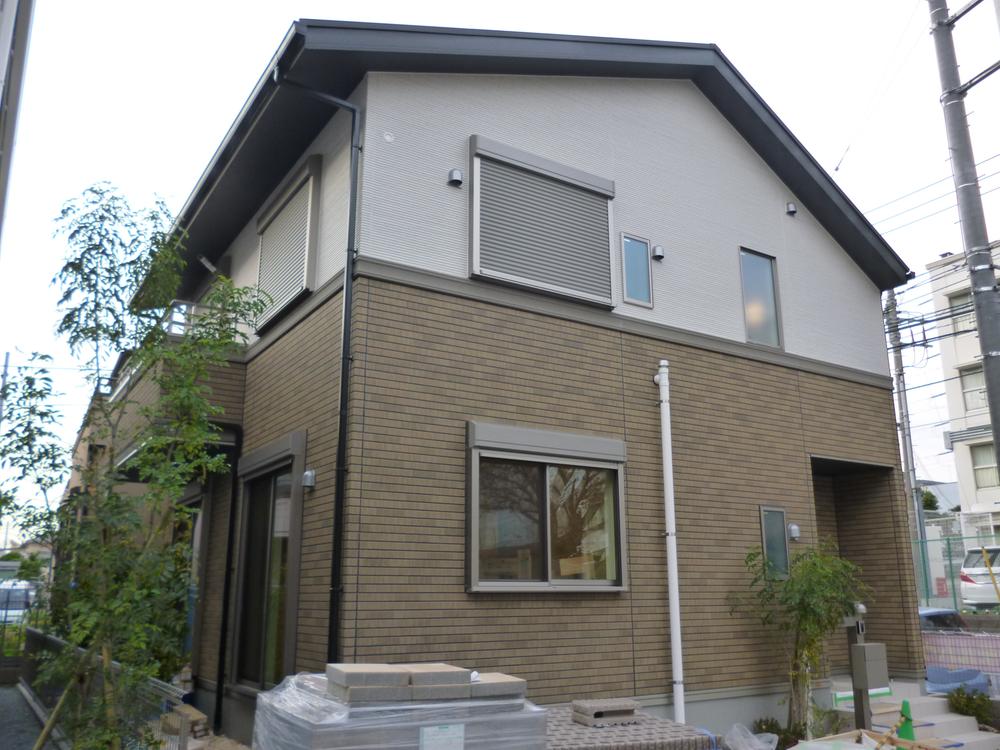 Local appearance photo. Local (12 May 2013) Shooting