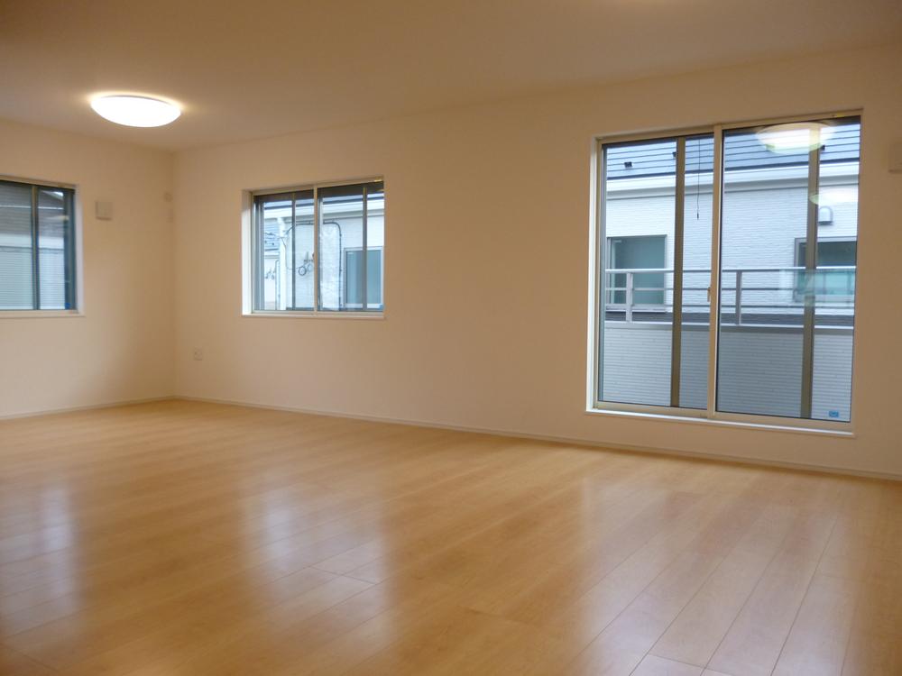 Non-living room. Indoor (12 May 2013) Shooting