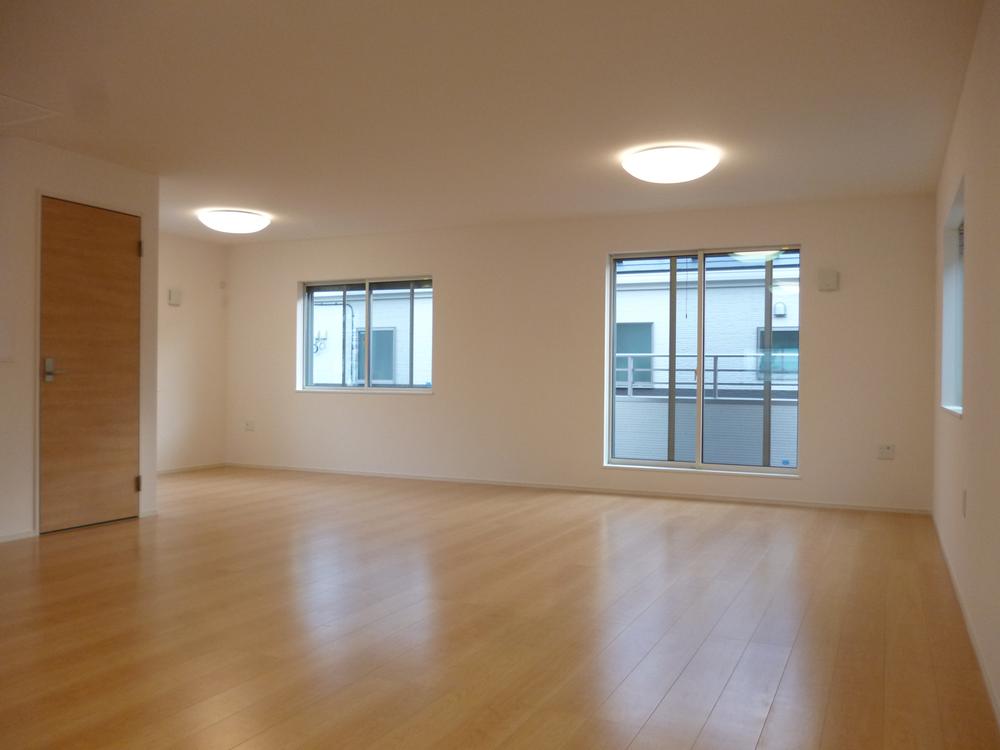 Non-living room. Indoor (12 May 2013) Shooting