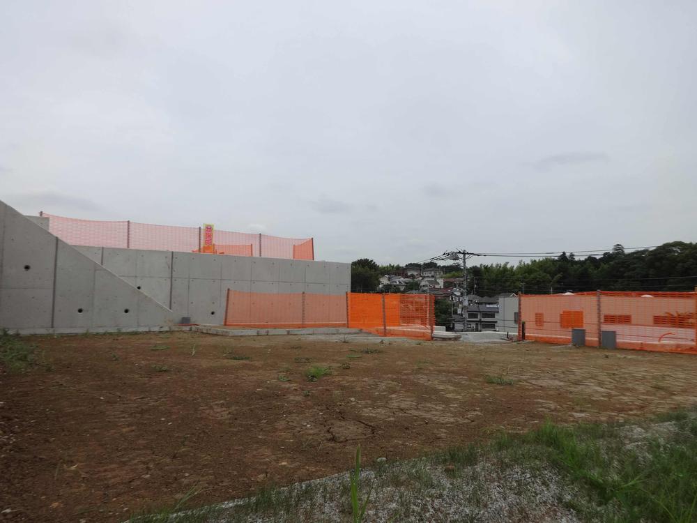 Local appearance photo. Local (07 May 2013) Shooting