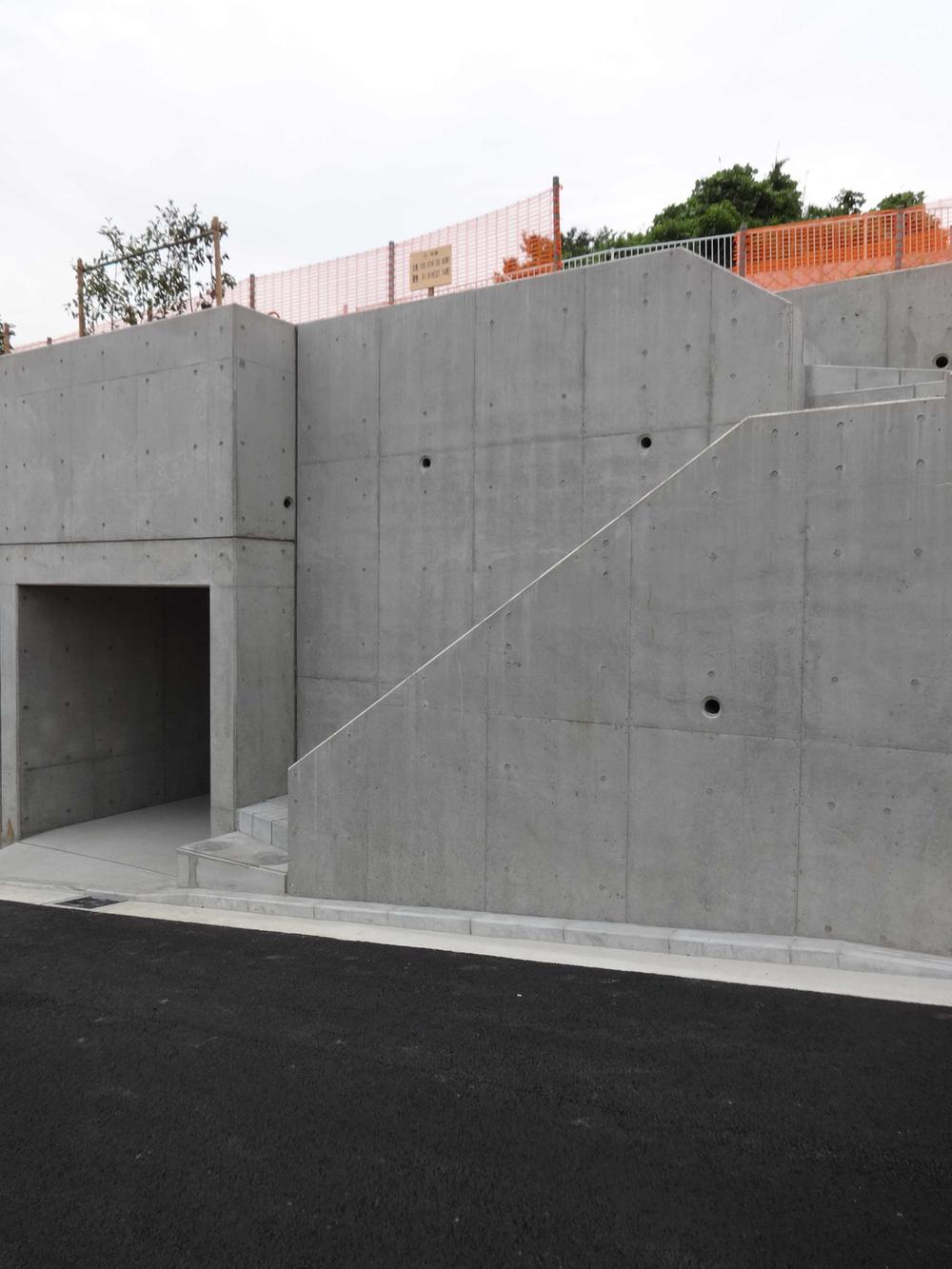 Local appearance photo. Local (07 May 2013) Shooting