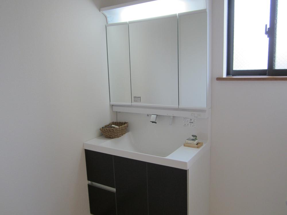 Same specifications photos (Other introspection). Wash basin