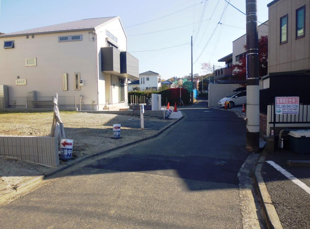 Local photos, including front road. Local shooting