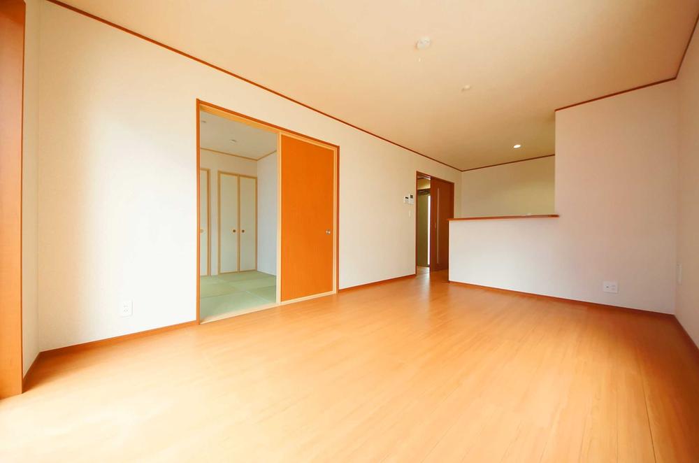 Living. Indoor (11 May 2013) Shooting, It is LDK face-to-face kitchen.