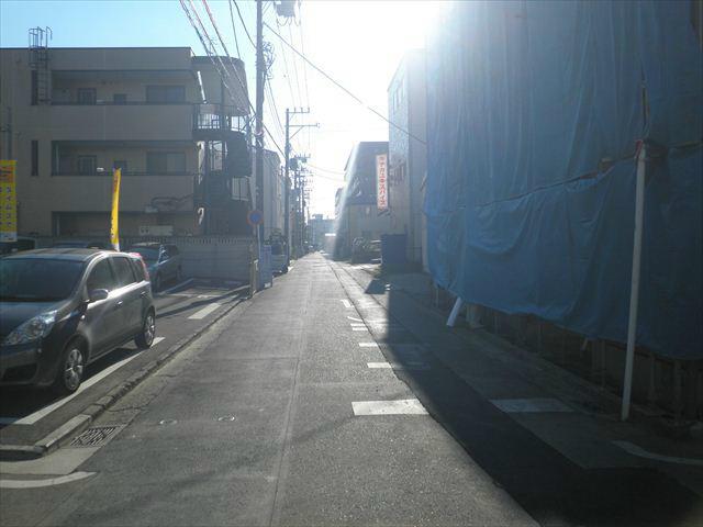 Local photos, including front road. Frontal road