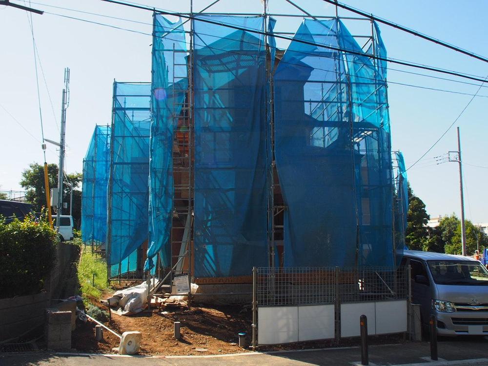 Local appearance photo. L Building site (September 2013) Shooting