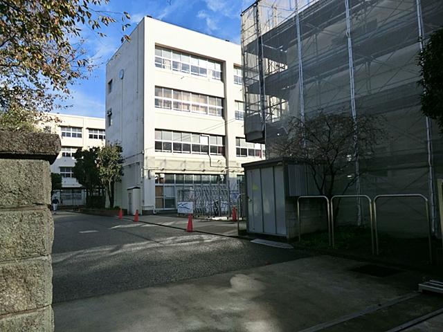 Junior high school. 1000m to Yokohama Municipal Shirosato Junior High School