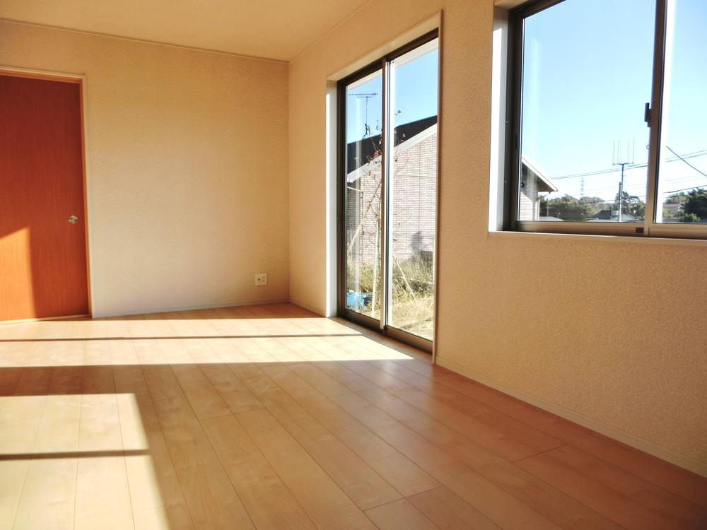 Living. 1 Building (bright living room)