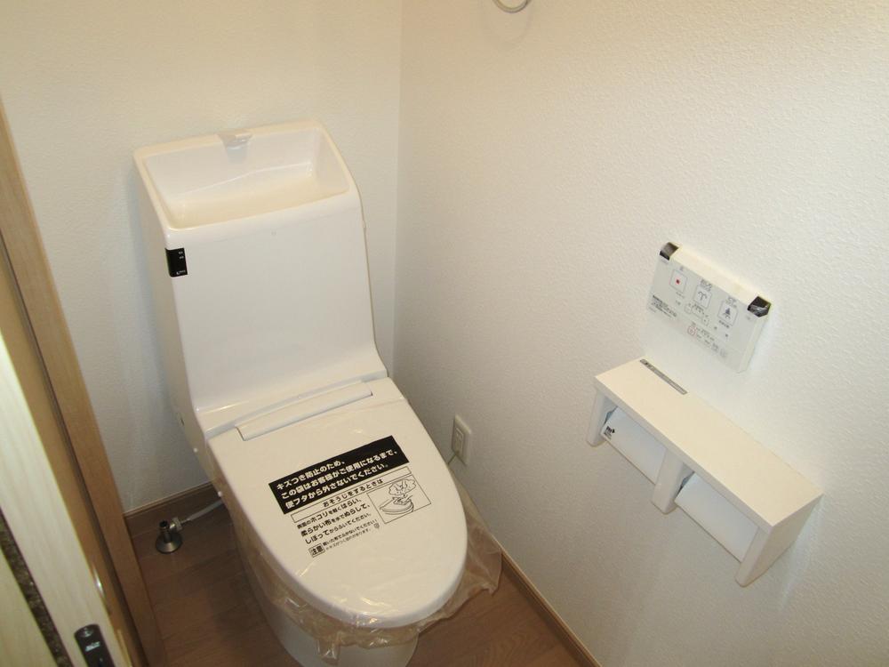 Toilet. Indoor (July 2013) Shooting