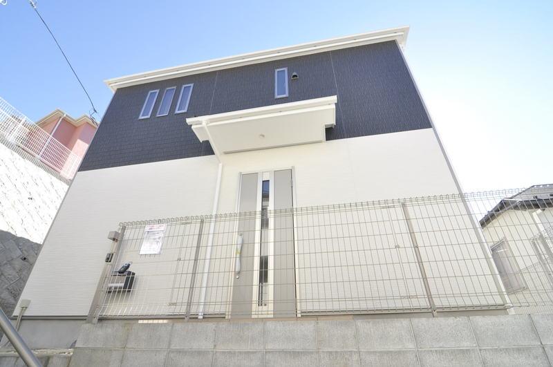 Local appearance photo. Is a positive per well in the south balcony.